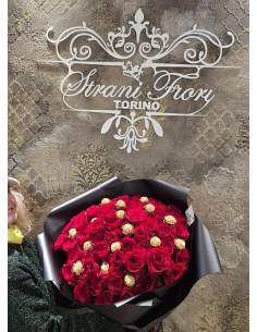 Bouquet con cioccolatini e 100 rose
